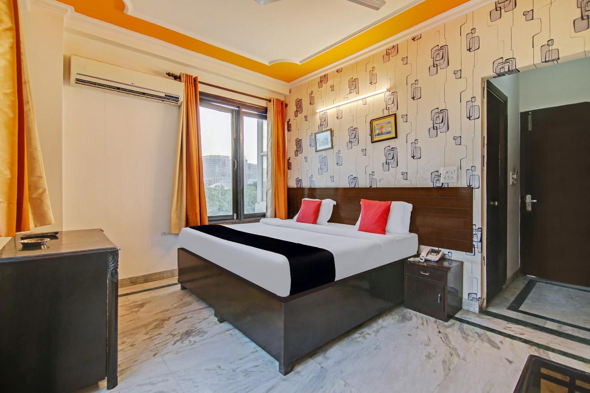 Capital O Tipsyy Near Aravali Biodiversity Park Gurgaon Exterior foto